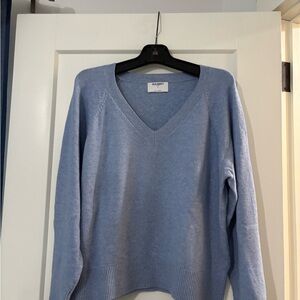 Old Navy Women's Light Blue V-Neck Sweater